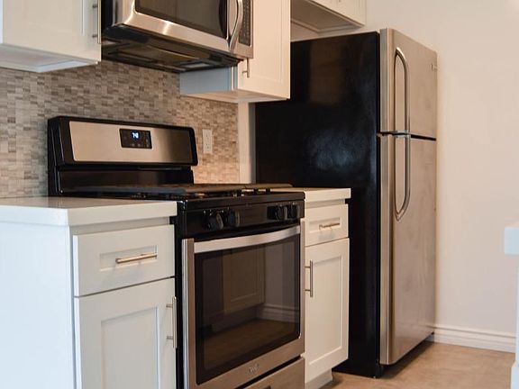 5th image of 1308 Amherst Ave APT 6