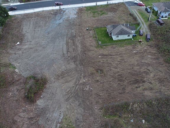4th image of 3840 E North St