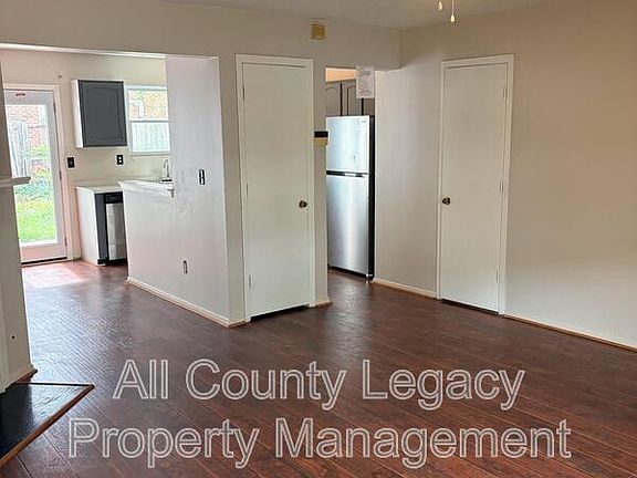 3rd image of 5774 Wells Cir