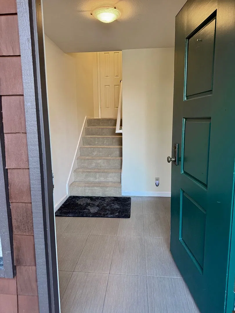 3bd Townhome in Park Setting — Photo 4