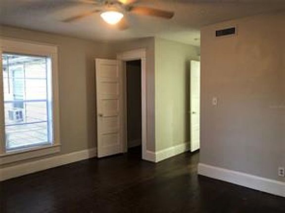 3rd image of 1113 Park Ave #101