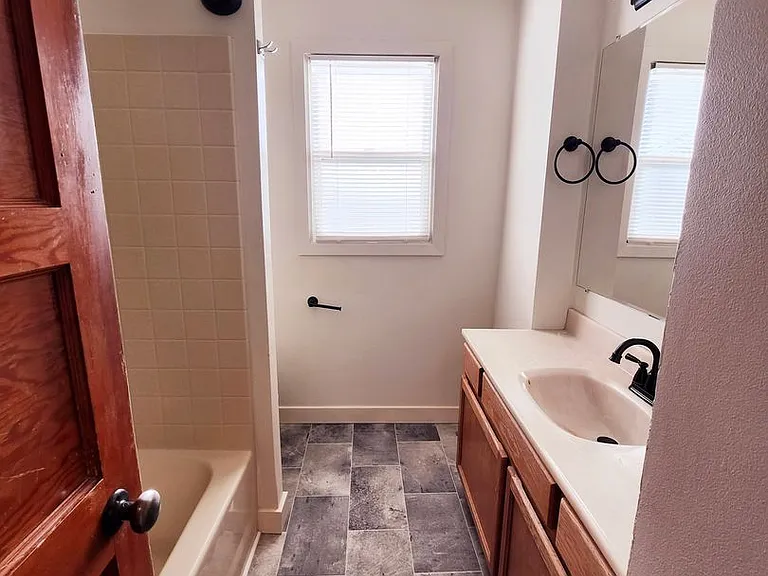 1500 Thayer Dr — Photo 18