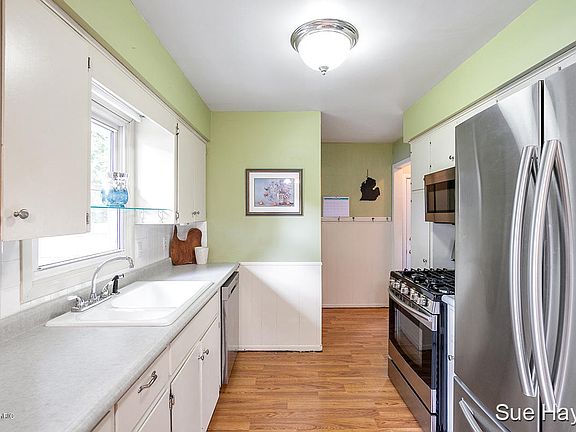 5th image of 2454 Parkview St SW