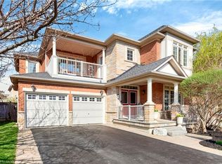 283 Turning Leaf Rd, Oakville, ON L6L 6V5