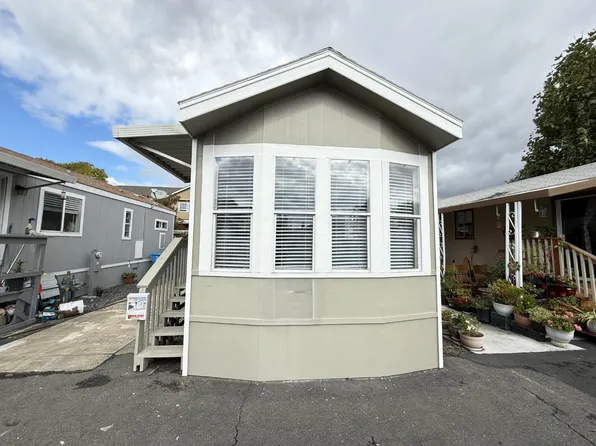 111 El Crystal Dr #111, Santa Rosa, CA 95407