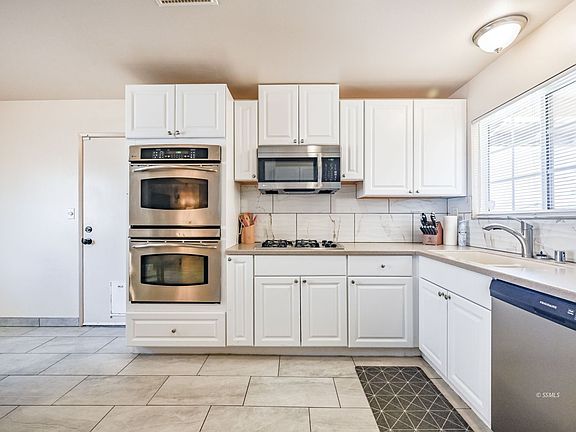 4th image of 333 Peg St