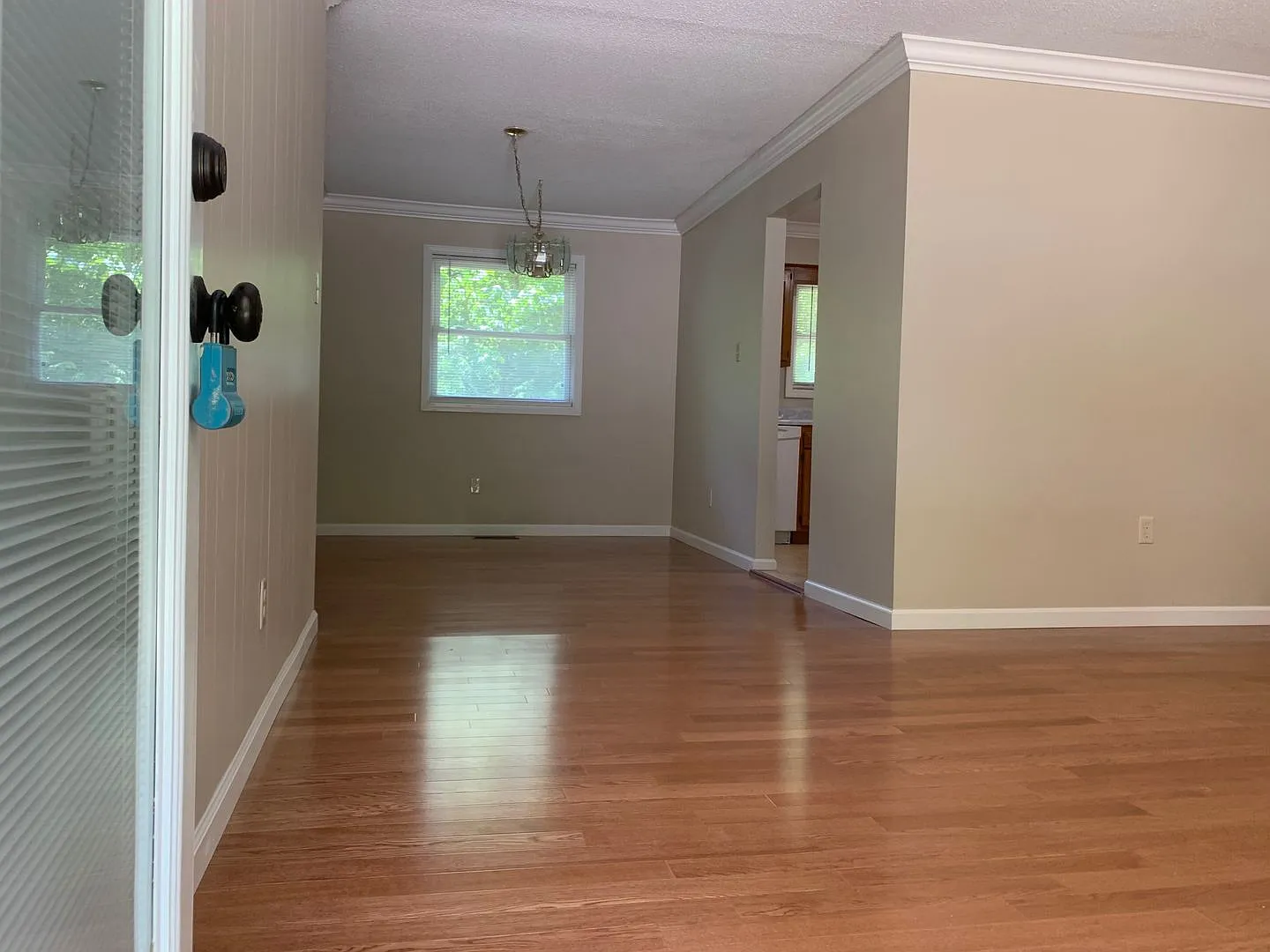 Available now -- 3 Bedroom 1.5 Bath DUPLEX in Maryville City — Photo 2