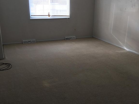 4th image of 2721 Vanderhoof Rd #0