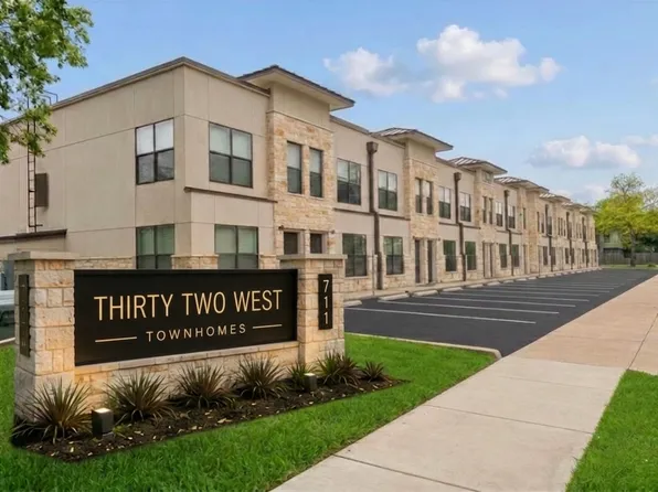 711 W 32nd 1/2 St #136, Austin, TX 78705
