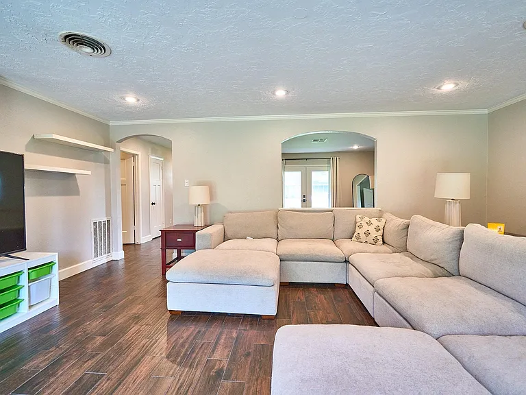 5506 Dumfries Dr — Photo 12
