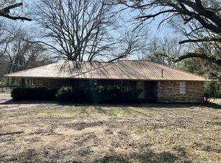 416 E Main St, Omaha, TX 75571