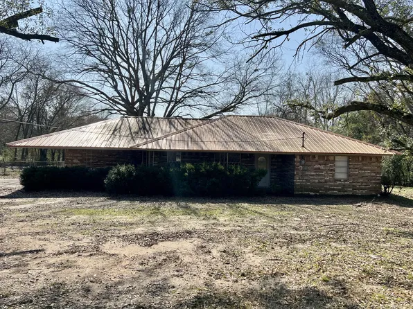 416 E Main St, Omaha, TX 75571