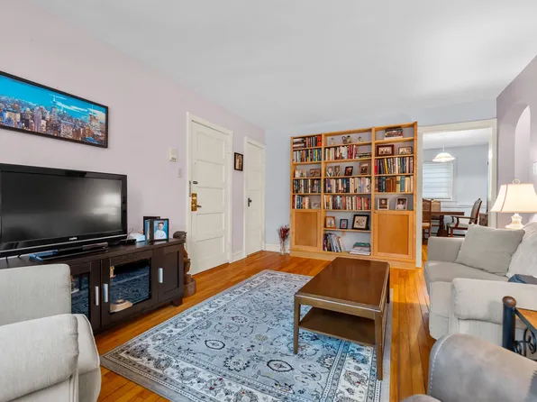 56 Green St, Charlottetown, PE C1A 2E9