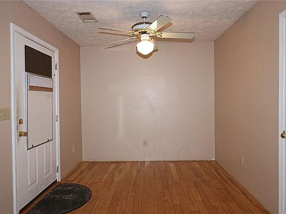 3rd image of 4365 Diane Dr
