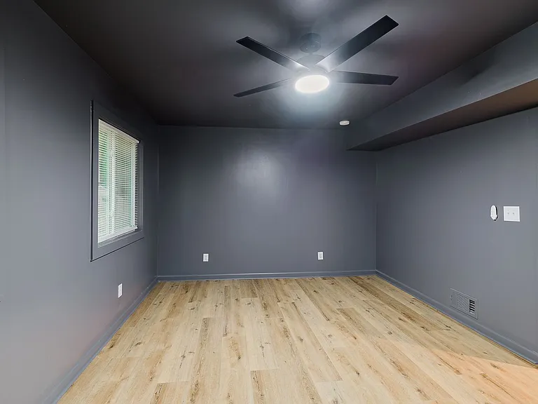 315 Ansley Dr — Photo 16
