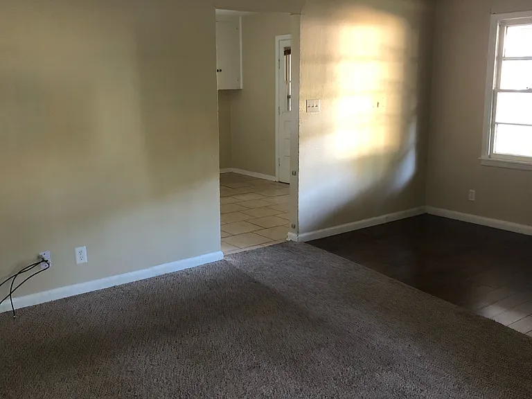 1525 Debra St — Photo 7