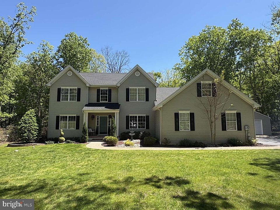 1st image of 12 Oak Leaf Dr