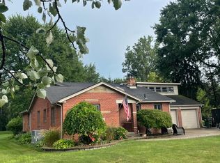 35238 Moravian Dr, Sterling Heights, MI 48312