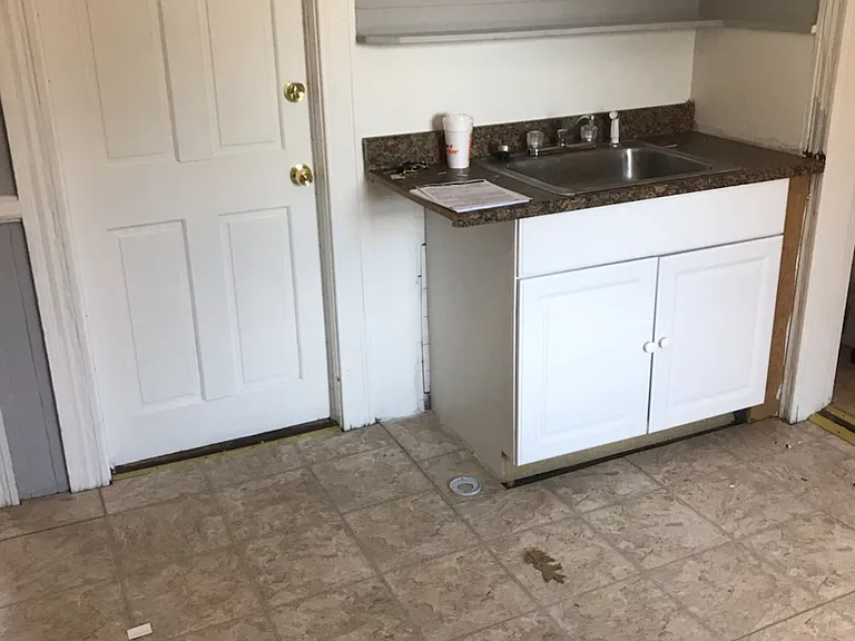 320 Pleasant St #11 — Photo 1