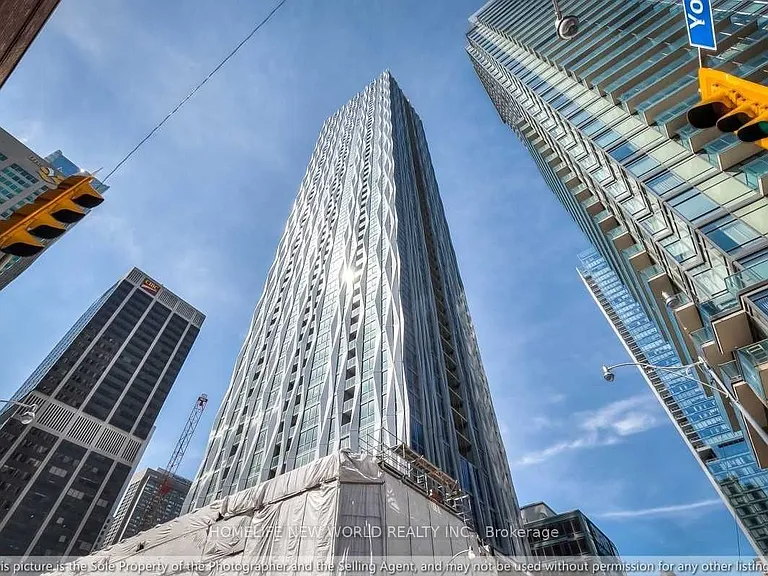 1 Yorkville Ave #2810 — Photo 1