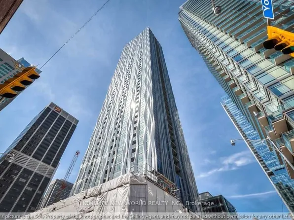 1 Yorkville Ave, Toronto, ON