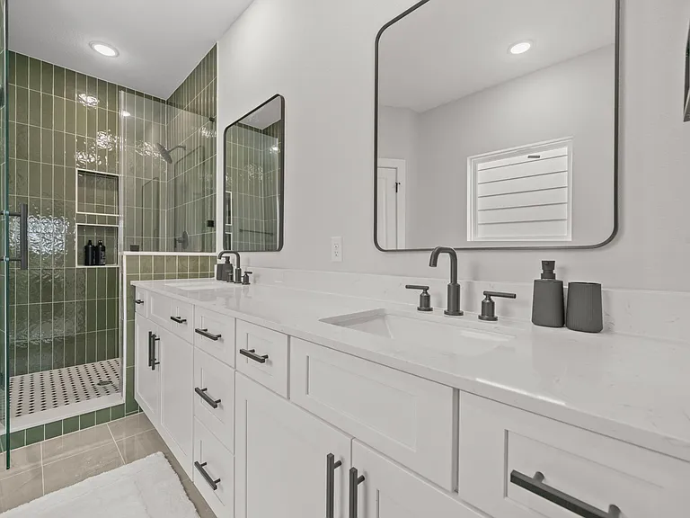 1208 Moody St — Photo 22