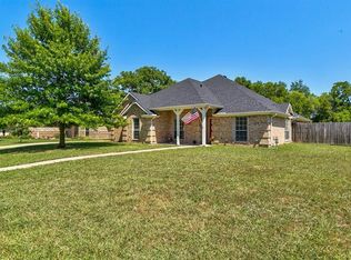 1105 Lynnwood Dr, Cleburne, TX 76033