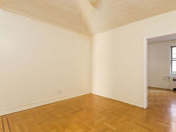 5th image of 150 E 18th St APT 2C