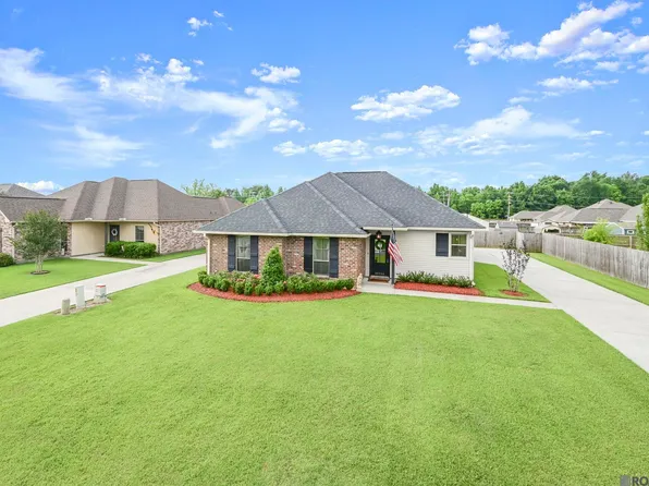 38513 East Ct, Prairieville, LA 70769