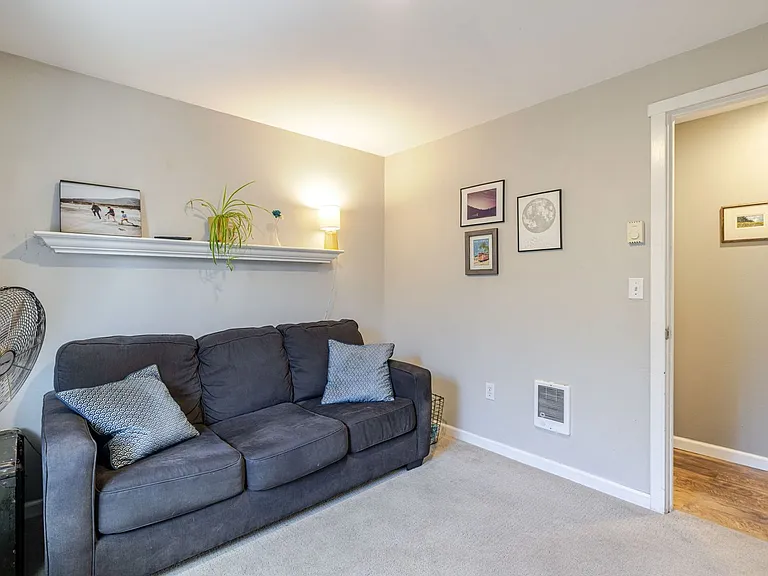 295 SW 25th St — Photo 29
