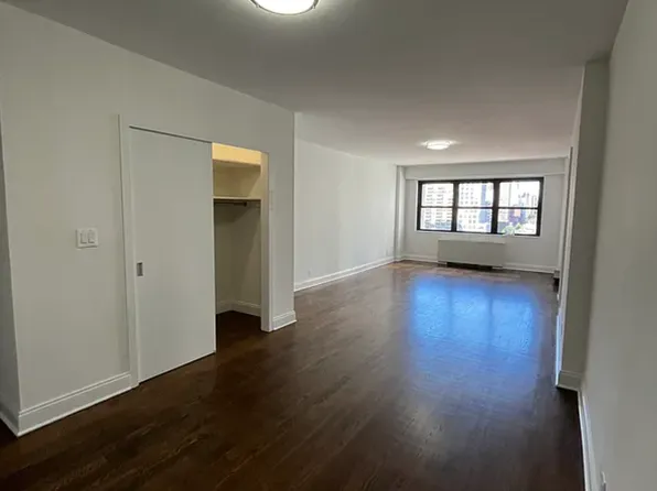 401 East 88th Street image 1 of 6