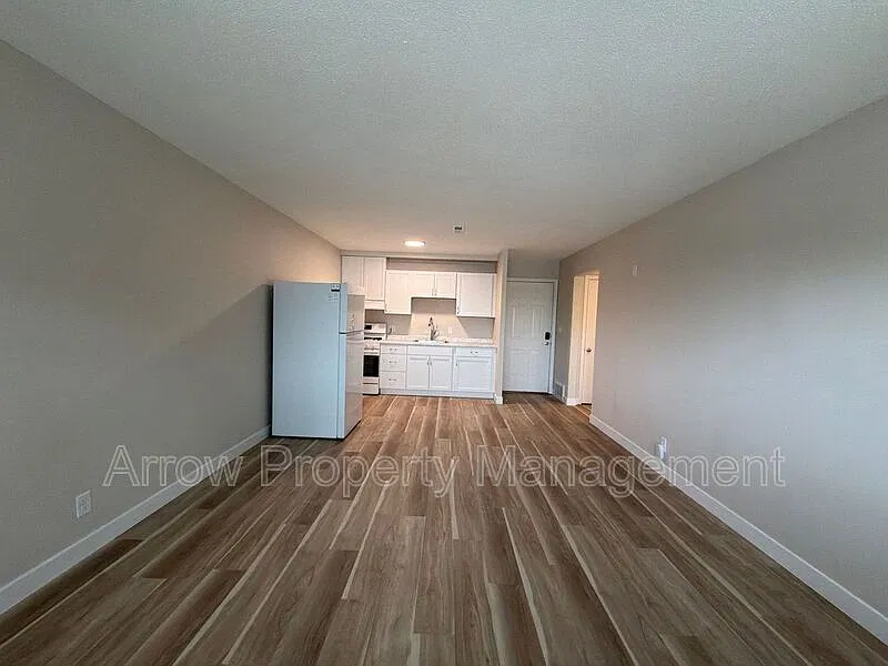 1 bed, 1.0 bath, $750 — Photo 2