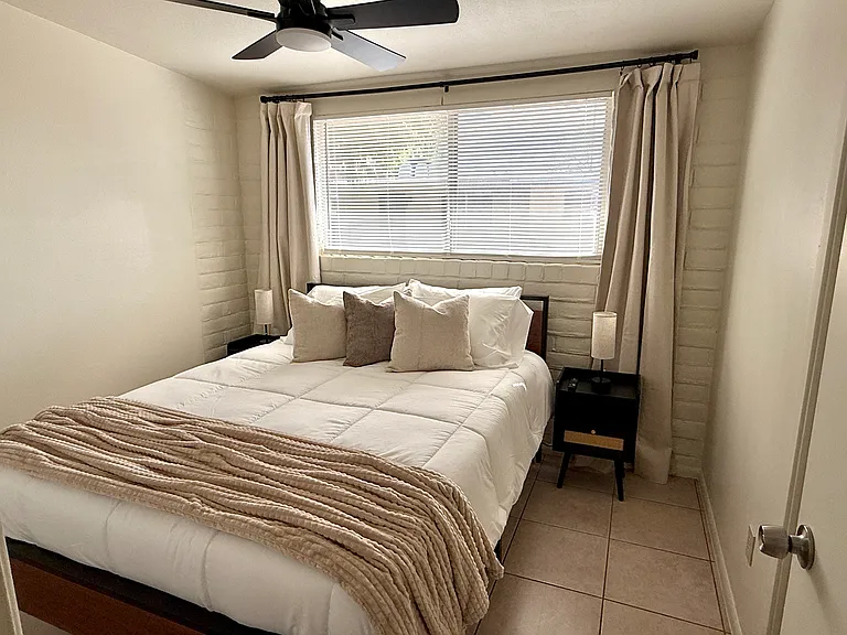 3025 E Blacklidge Dr — Photo 8