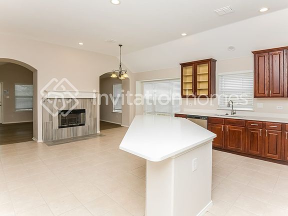 5th image of 8008 Laurel Oak Dr