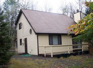 1587 Woodcrest Ln, Lake Ariel, PA 18436