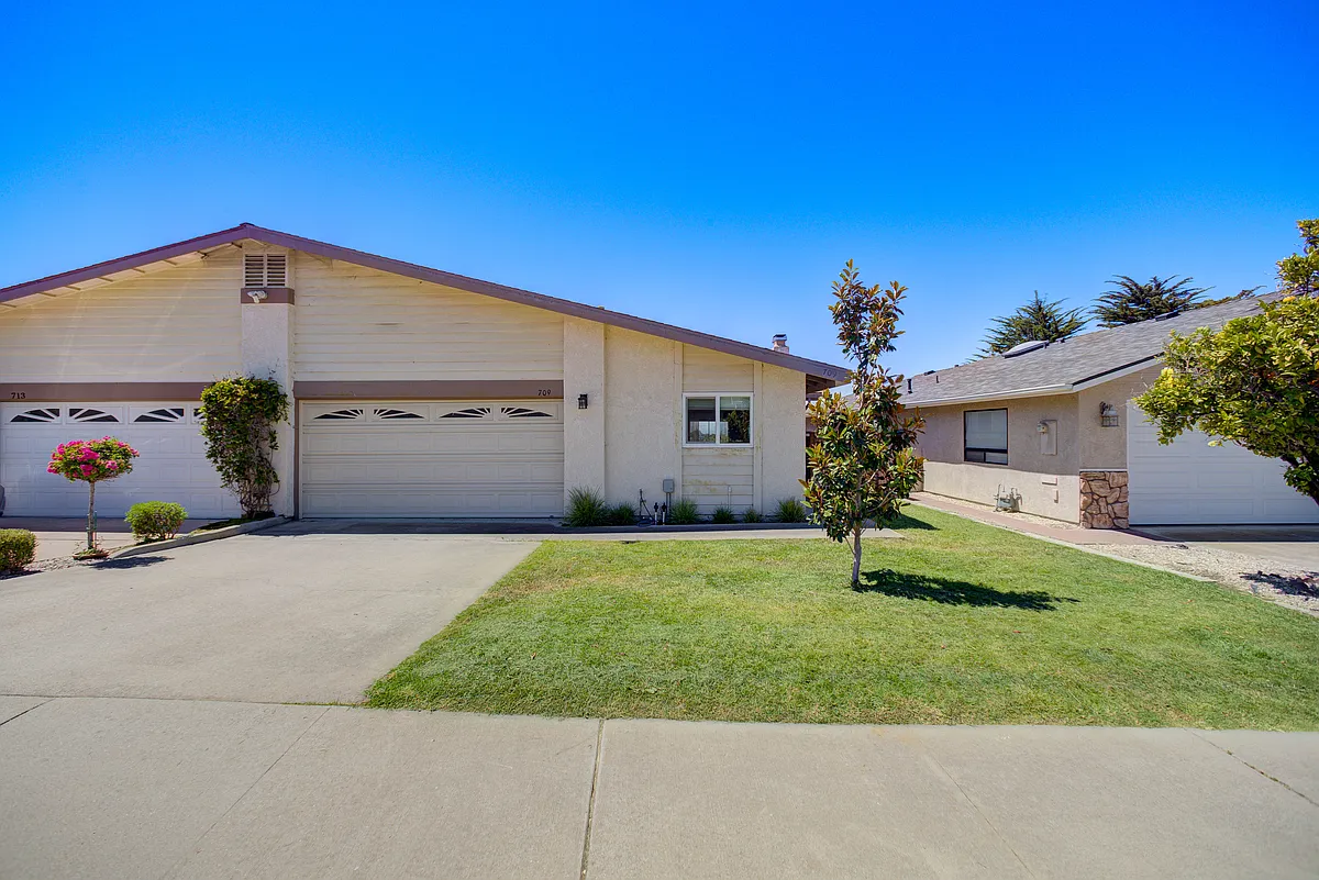 Building Photo - 709 Shamrock Ln