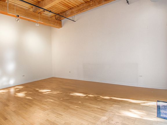 4th image of 1740 N Maplewood Ave APT 317