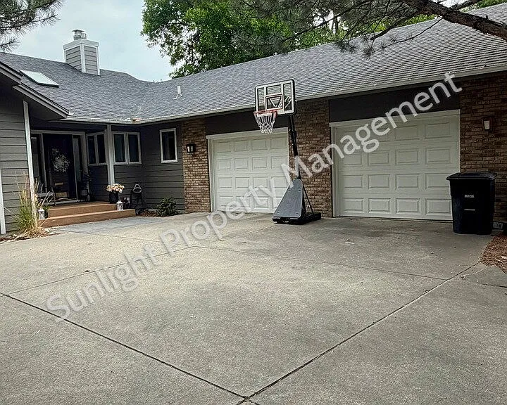 2940 Rimrock Rd #2 — Photo 2