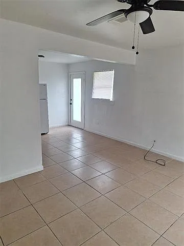 2 bed, 1.0 bath, 790 sqft, $1,200 — Photo 3