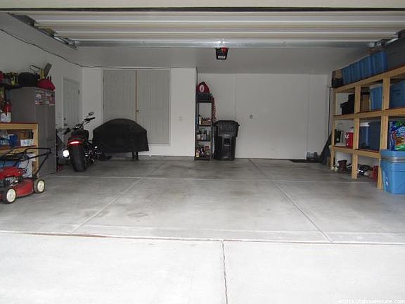 Clean big garage