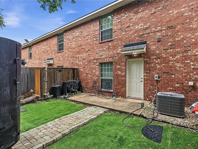 1001 Krenek Tap Rd #803 — Photo 19