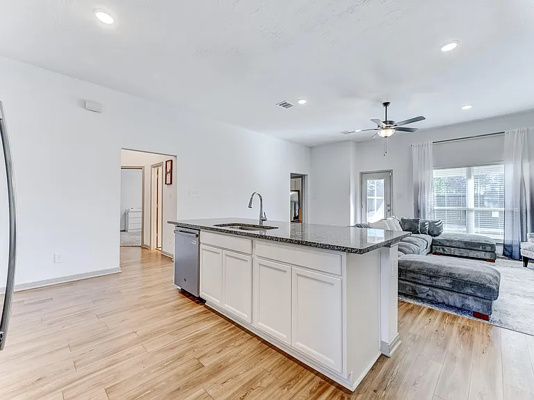 204 Shoreview Dr — Photo 15