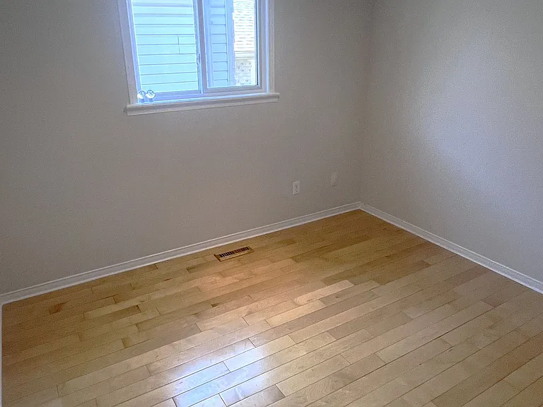472 Talltree Cres — Photo 8