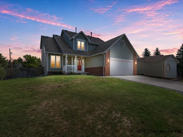 210 Comanche Dr, Cheyenne, WY 82009