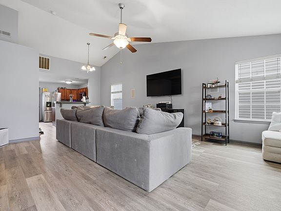 3rd image of 3526 Shepperton Blvd