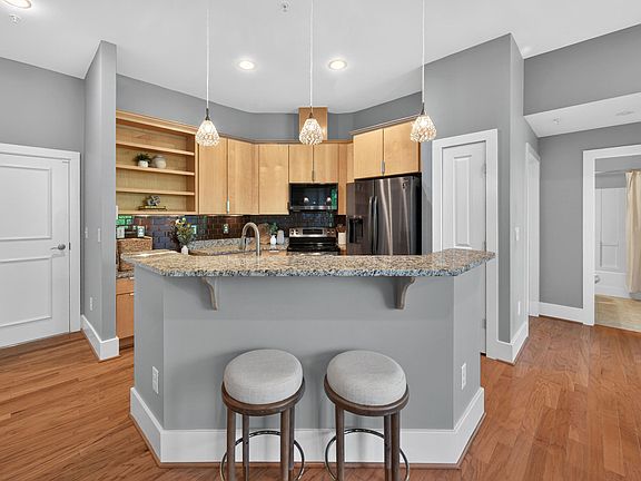 4th image of 300 Finsbury St APT 210