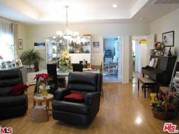 5th image of 1736 Wellesley Ave