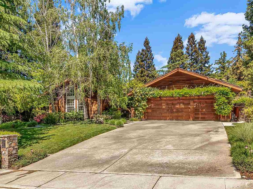 1st image of 1833 Fallbrook Dr