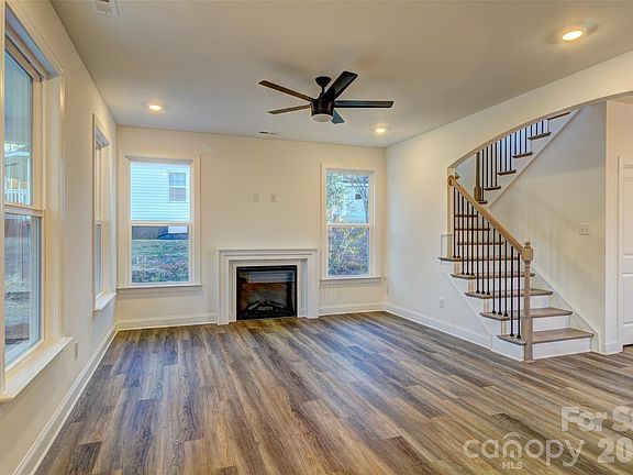 5th image of 614 S Styers St #P37