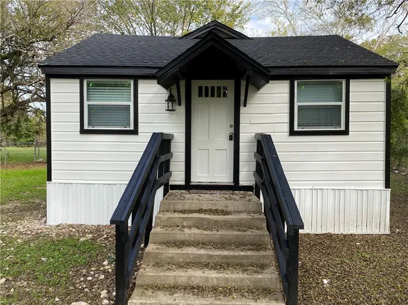 203 4th St, Moody, TX 76557